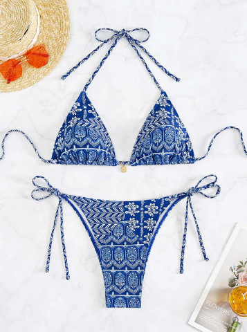 Stella – blau bedruckter bikini mit v-ausschnitt