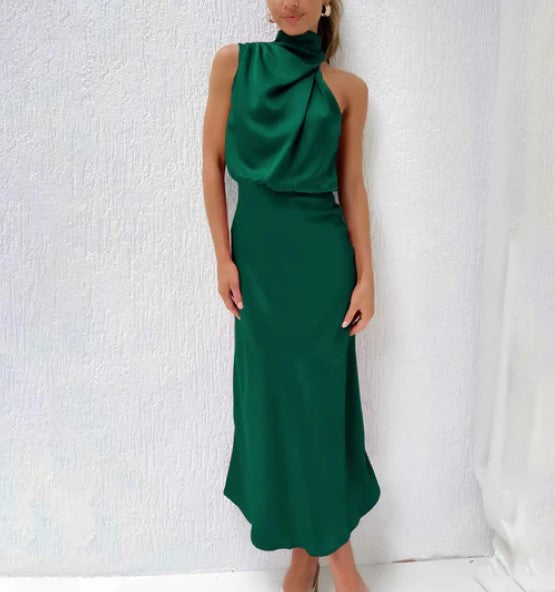 Mia – champagnergrünes, schwarzes neckholder-maxikleid aus satin